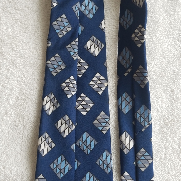 Gimbels Necktie / Suit Tie Blue Silk - Picture 9 of 15